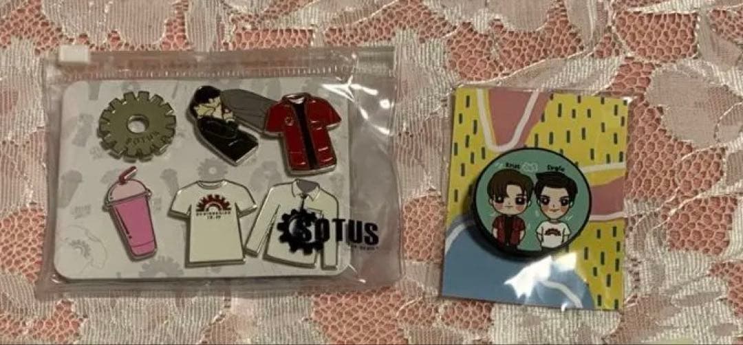 PERAYA Phone Holder&SOTUS ピンバッジ