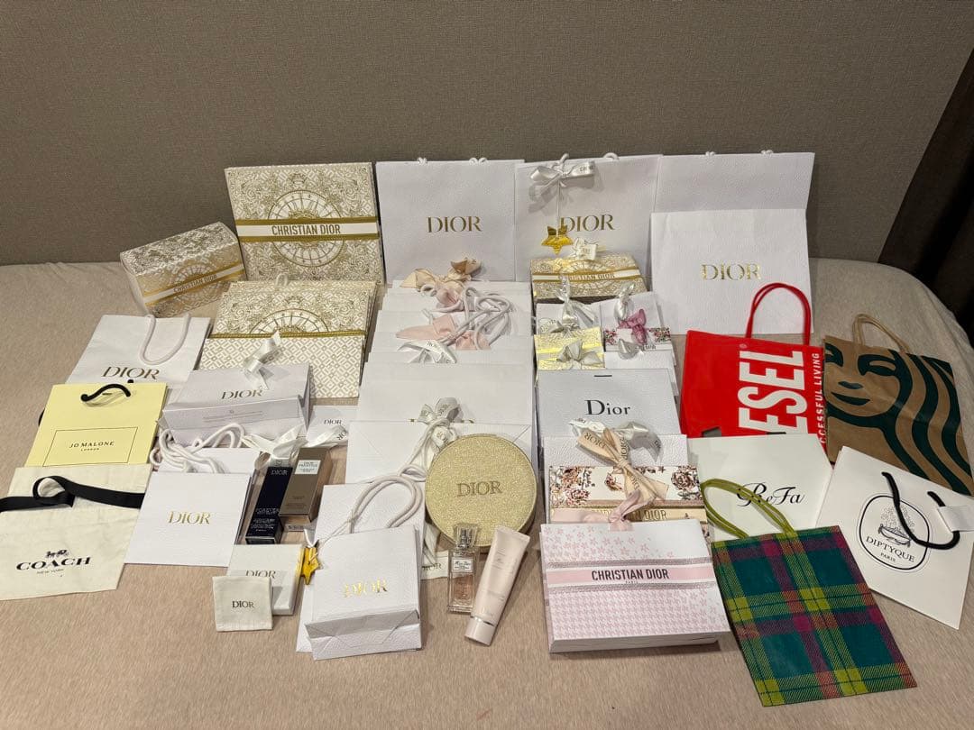 DIORハンドクリーム、ヘアミスト、プレゼント用紙袋セット