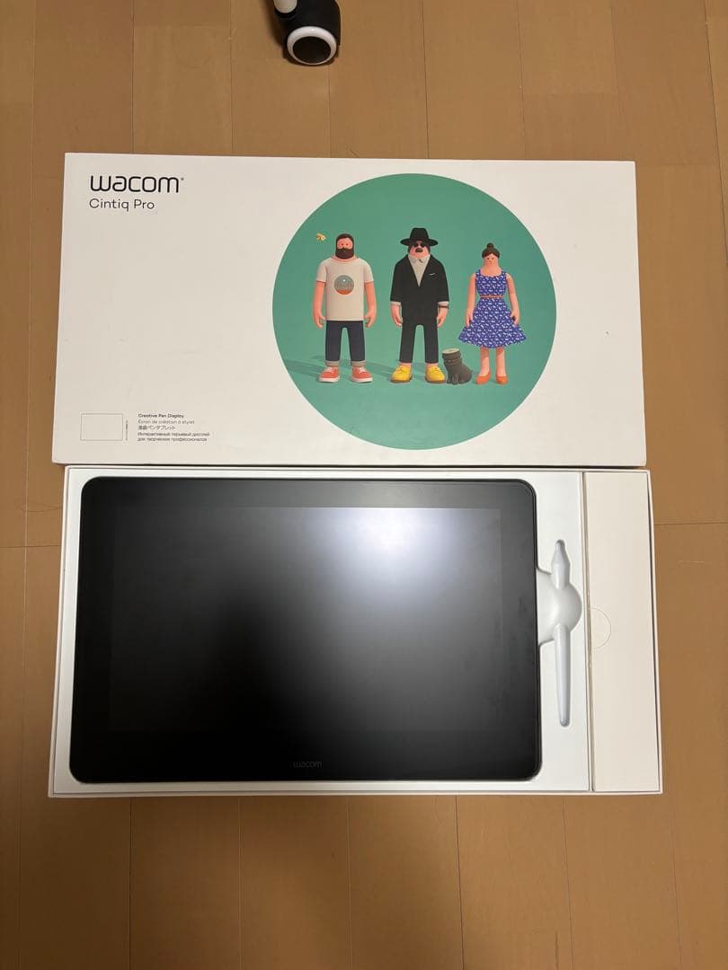 大特価　液タブ　WACOM DTH-1620/AK0