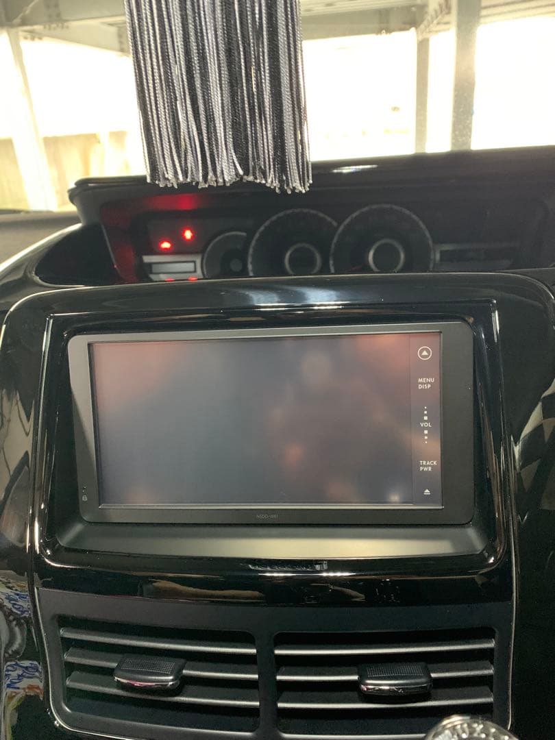 トヨタ純正ナビ7インチ　voxy 70