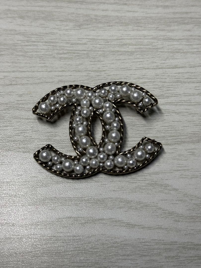 レア　CHANEL ヴィンテージブローチ　フェイクパール　アクセサリー