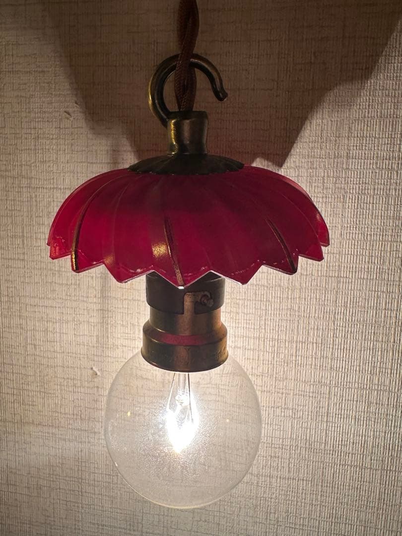 20s フランス アンティーク 希少なクランベリーガラスの螺旋模様アトリエランプ