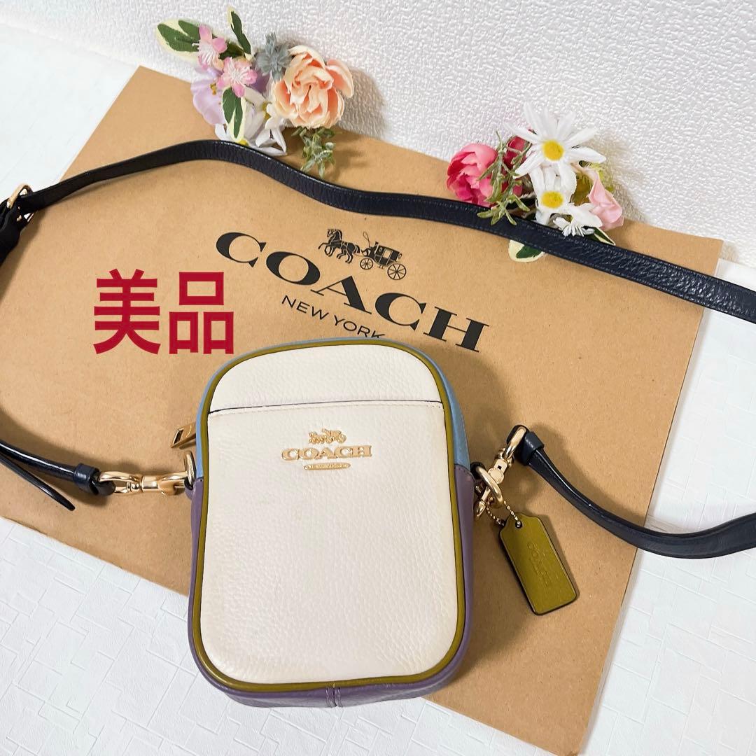 【美品】COACH ショルダーバッグ ミニバッグ スマホショルダー チャーム付き