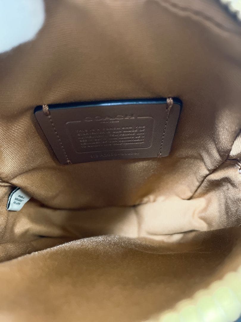 【美品】COACH ショルダーバッグ ミニバッグ スマホショルダー チャーム付き