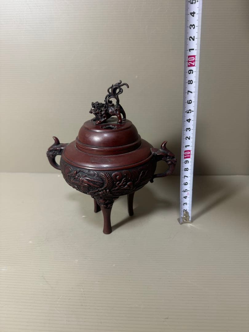 2137 吉秀 銘 獅子摘蓋 龍文 竜地紋 鋳銅 三つ足　香炉