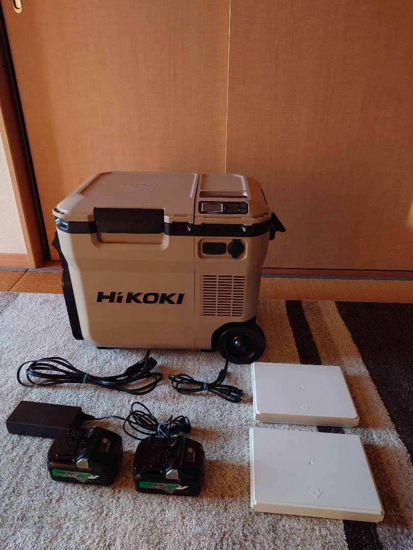 hikoki UL18DC 冷蔵庫　純正バッテリー2個付き　サンドベージュ