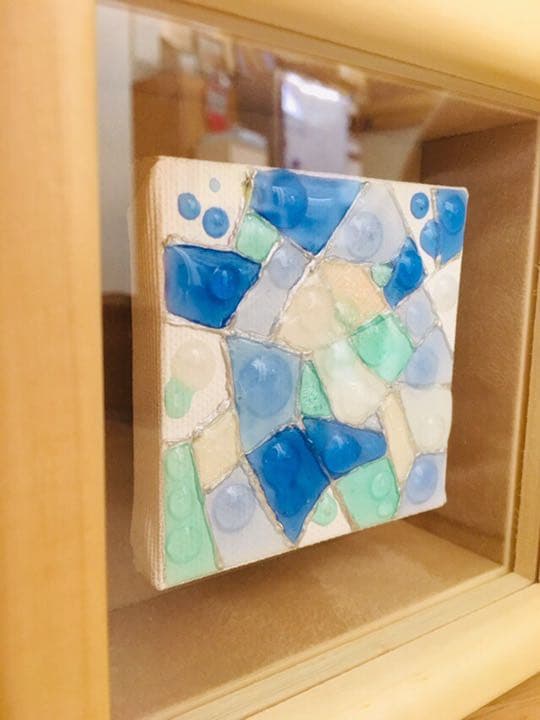 抽象画  溢れ出る青