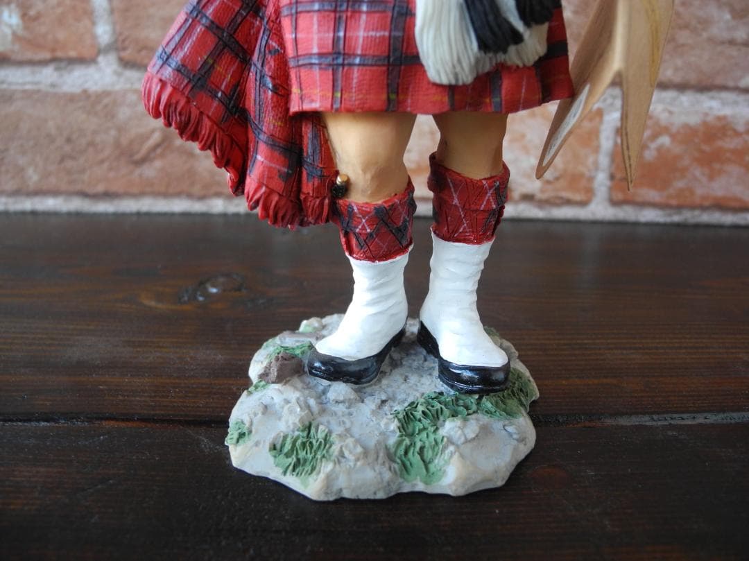 【希少品】レトロなハンドメイド／バグパイパーフィギュア・ティン缶セット