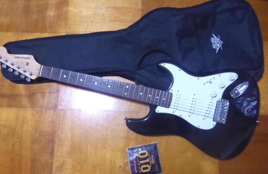 エレキギター　ケース付き