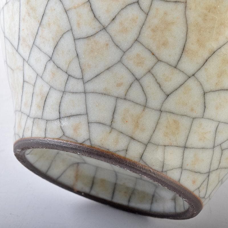 中国　大明成化年製　哥窯　白磁　金糸鉄線　氷裂文瓶　M　R7931E