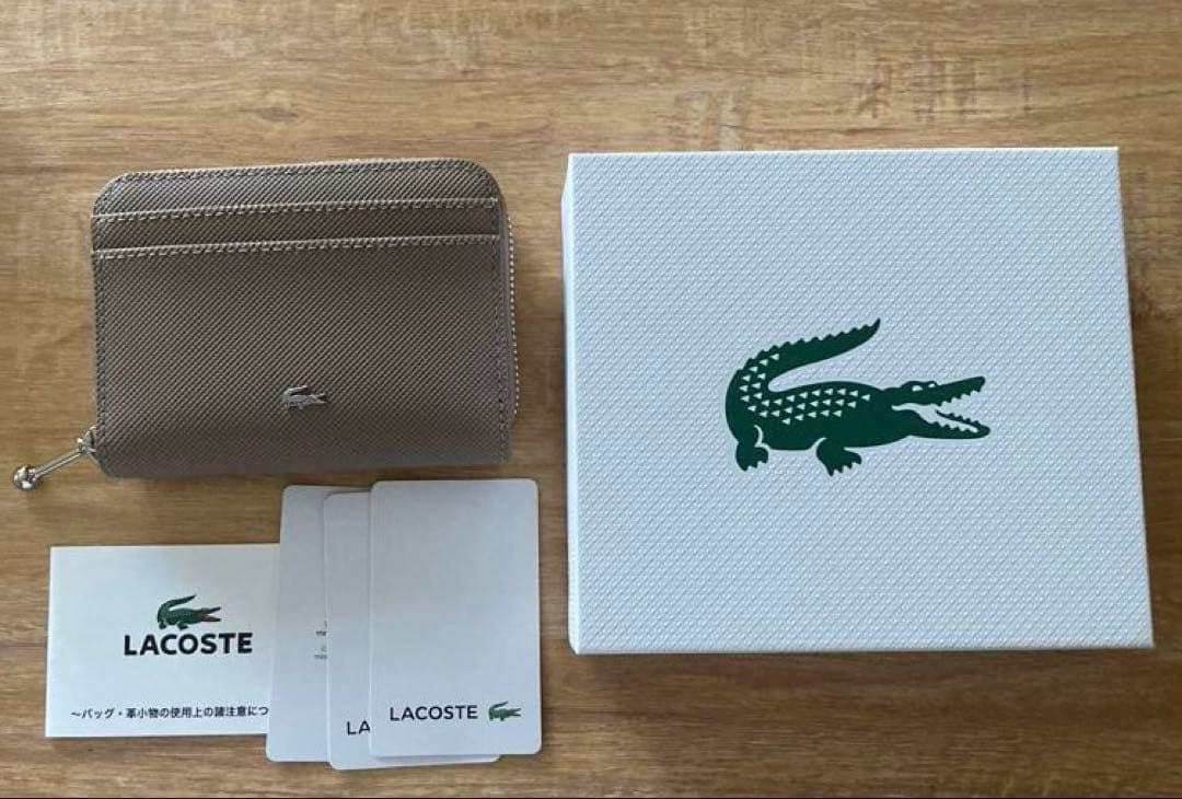 ラコステ ケース ベージュ 財布