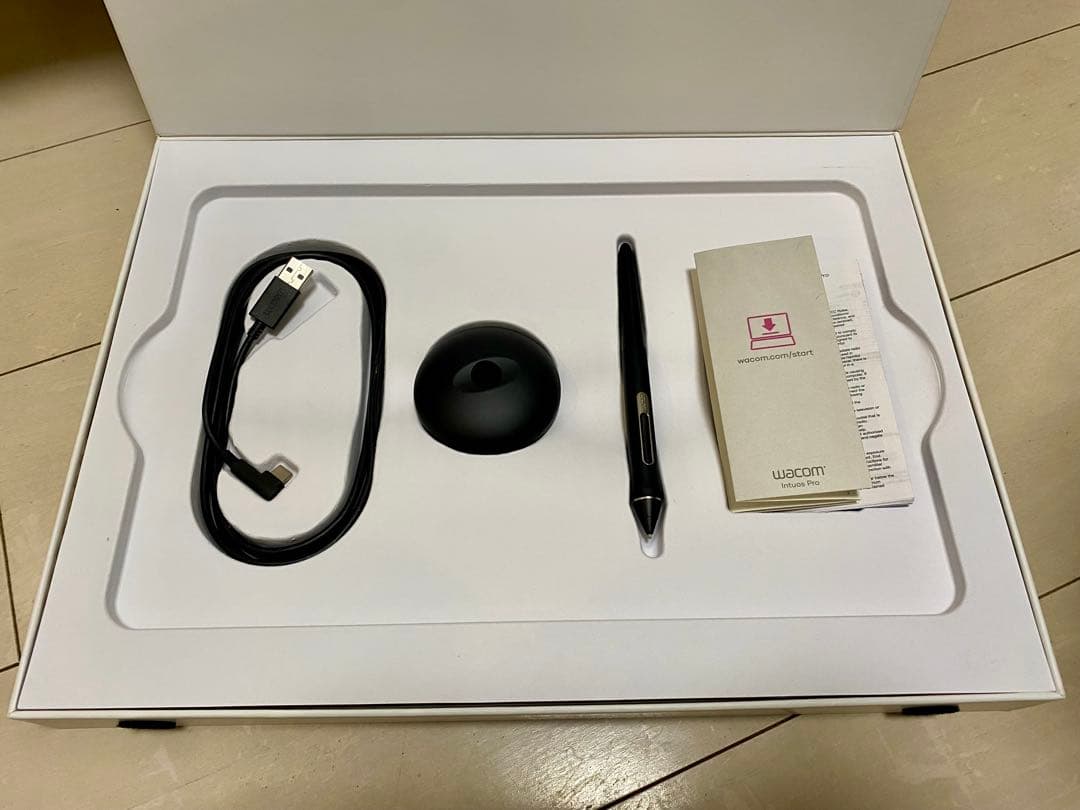 液タブ・ペンタブ Wacom Intuos Pro PTH-660