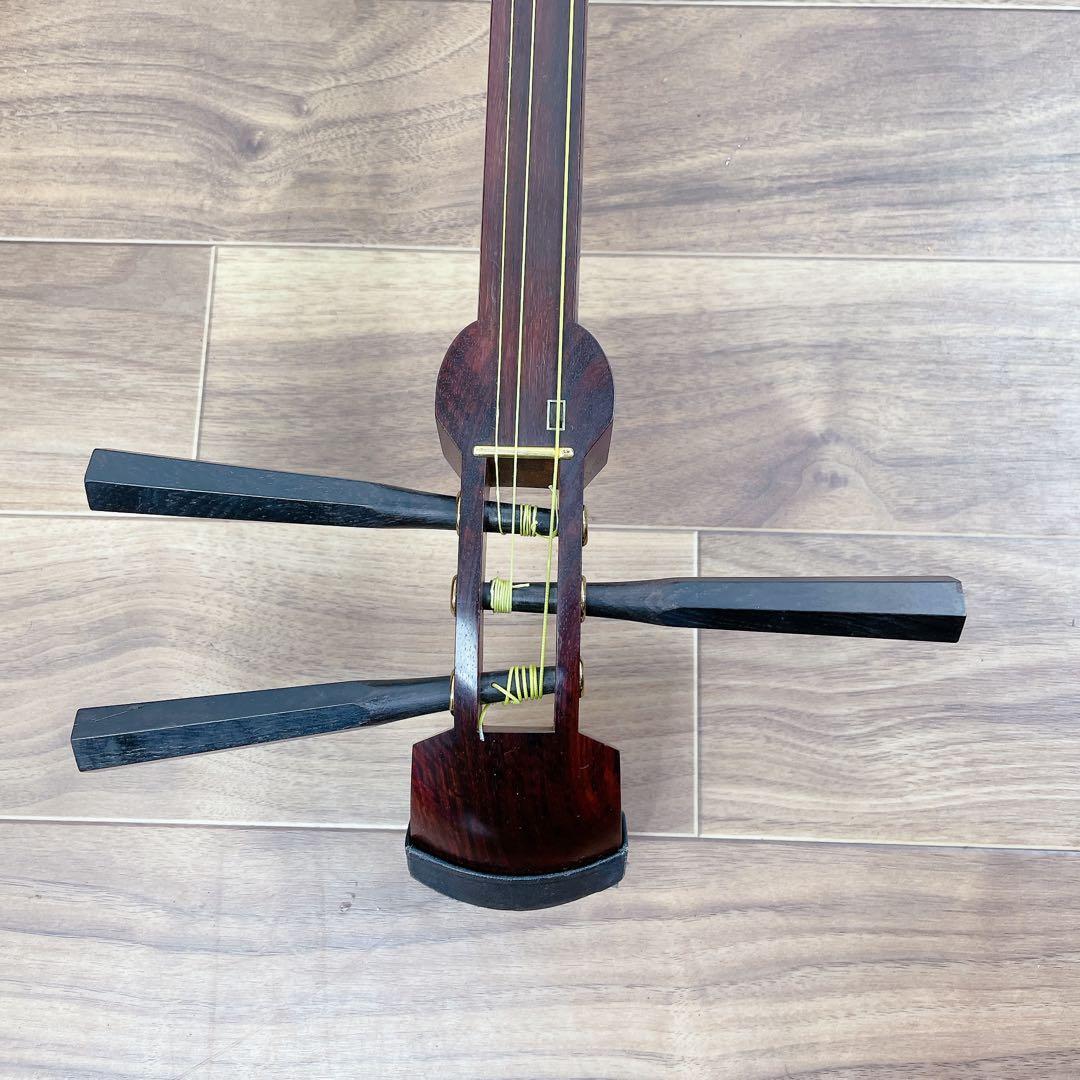 三味線 中棹 トチ紅木 子持ち綾杉胴 K9 一本溝 角胸