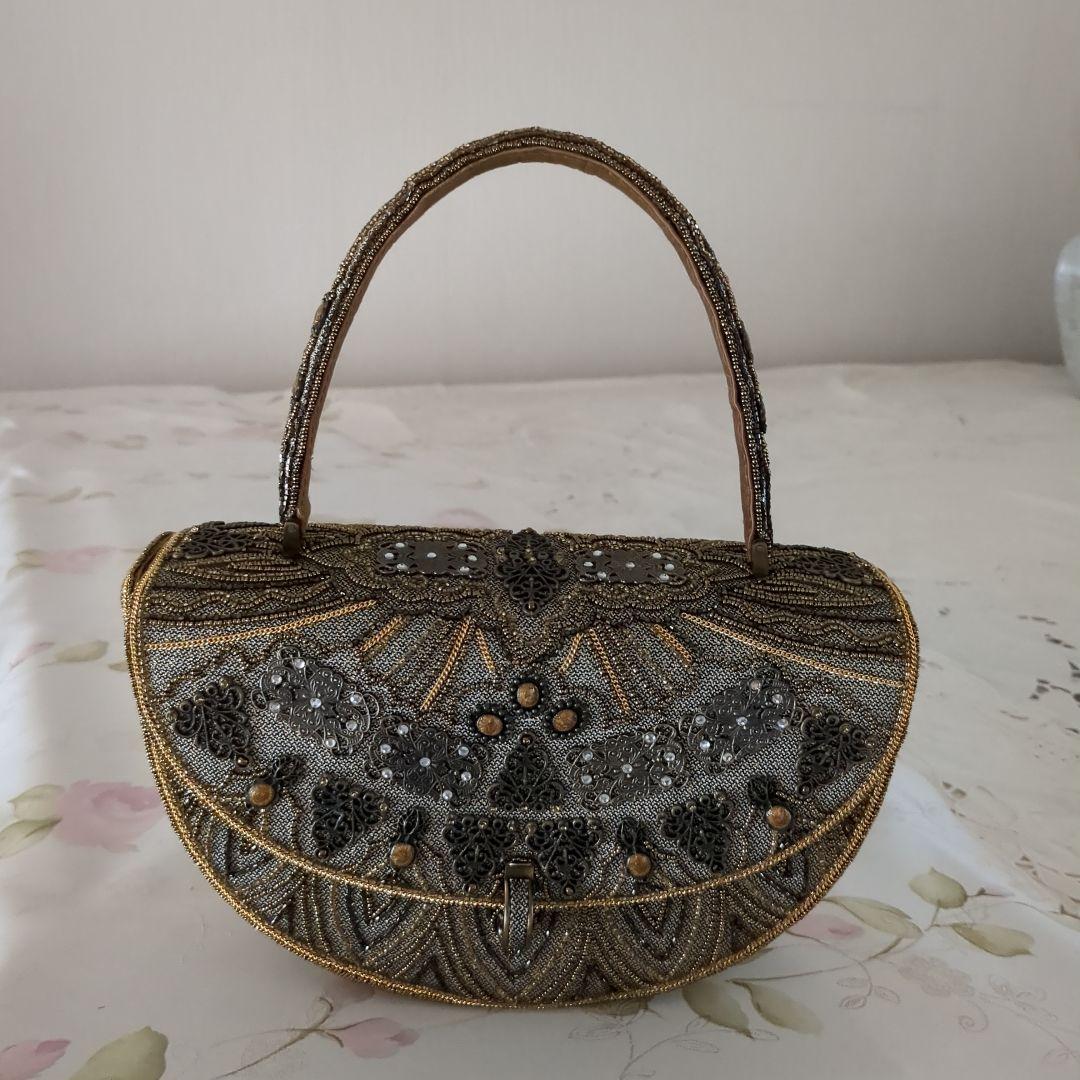 ルミーはしもと　ビーズ刺繍 半月型パーティーバッグ