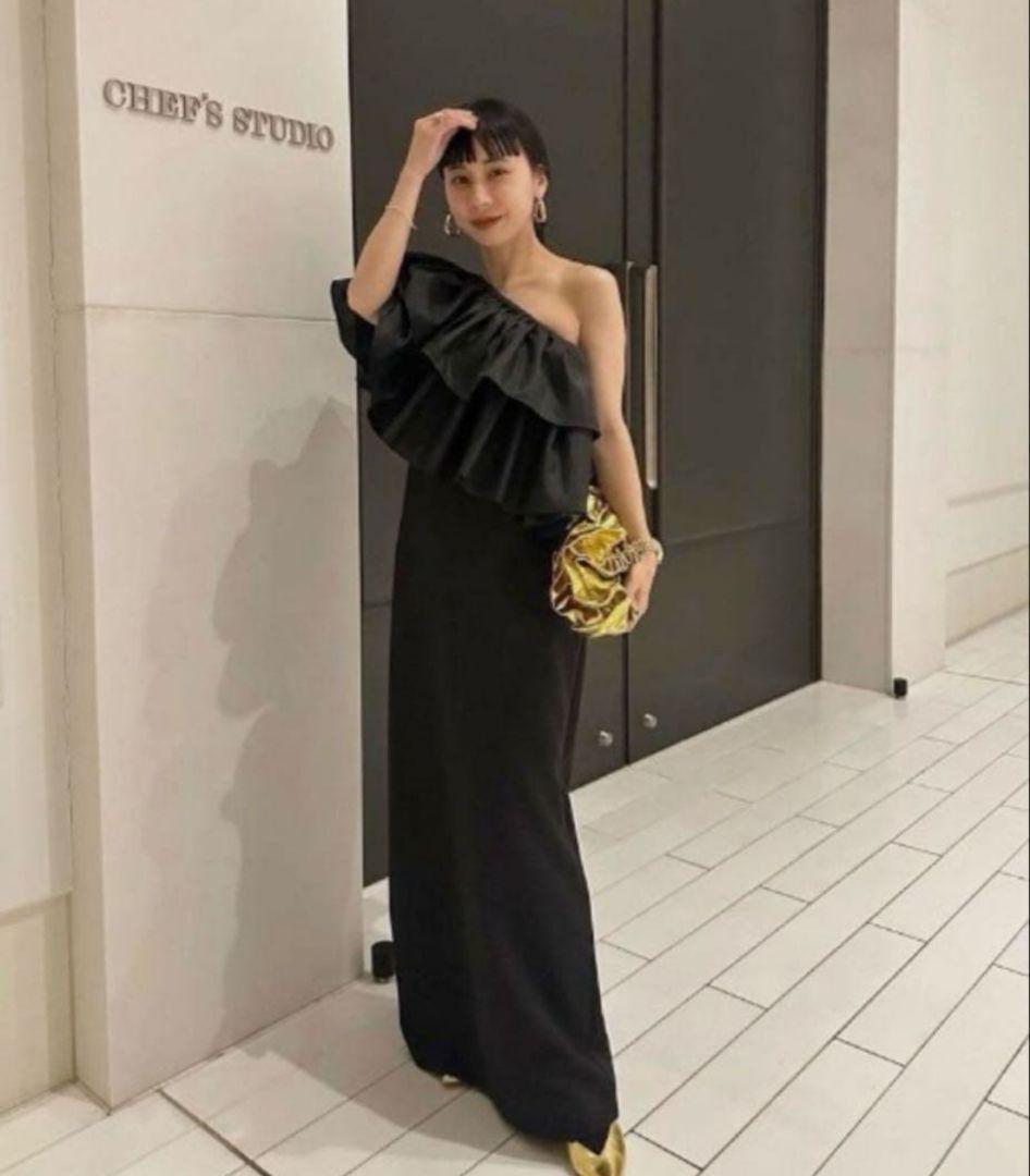 美品✨️アメリ　 LUSTER TIERED LAYERED DRESS 　黒