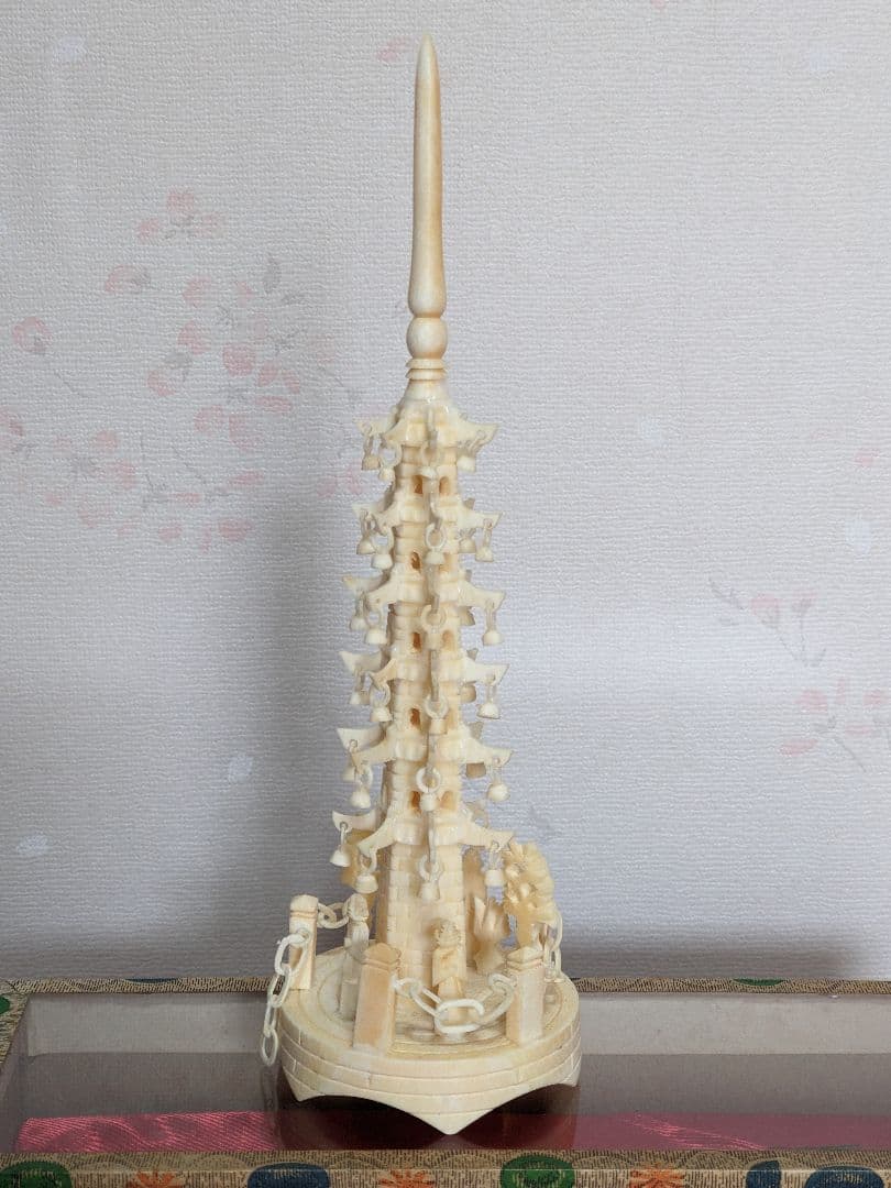 ♦中国伝統工芸美術？骨？鹿角 仏塔 極細密 6列自在 六重の塔 置物飾り 骨董品