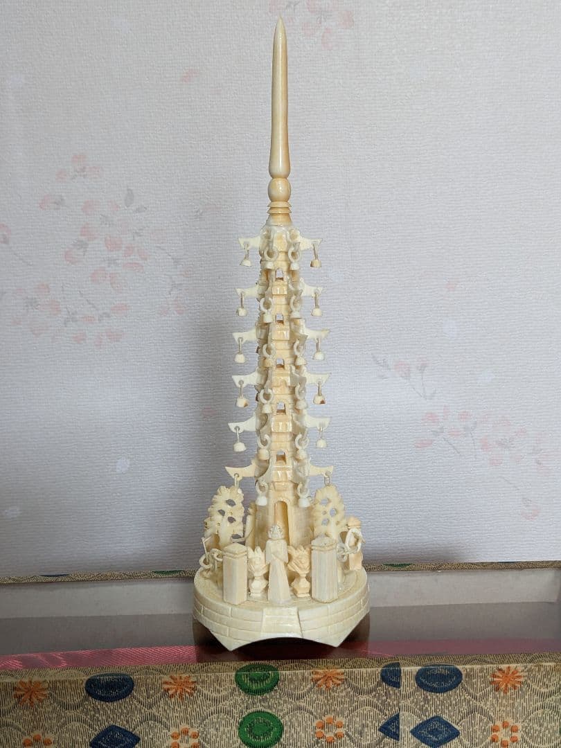♦中国伝統工芸美術？骨？鹿角 仏塔 極細密 6列自在 六重の塔 置物飾り 骨董品