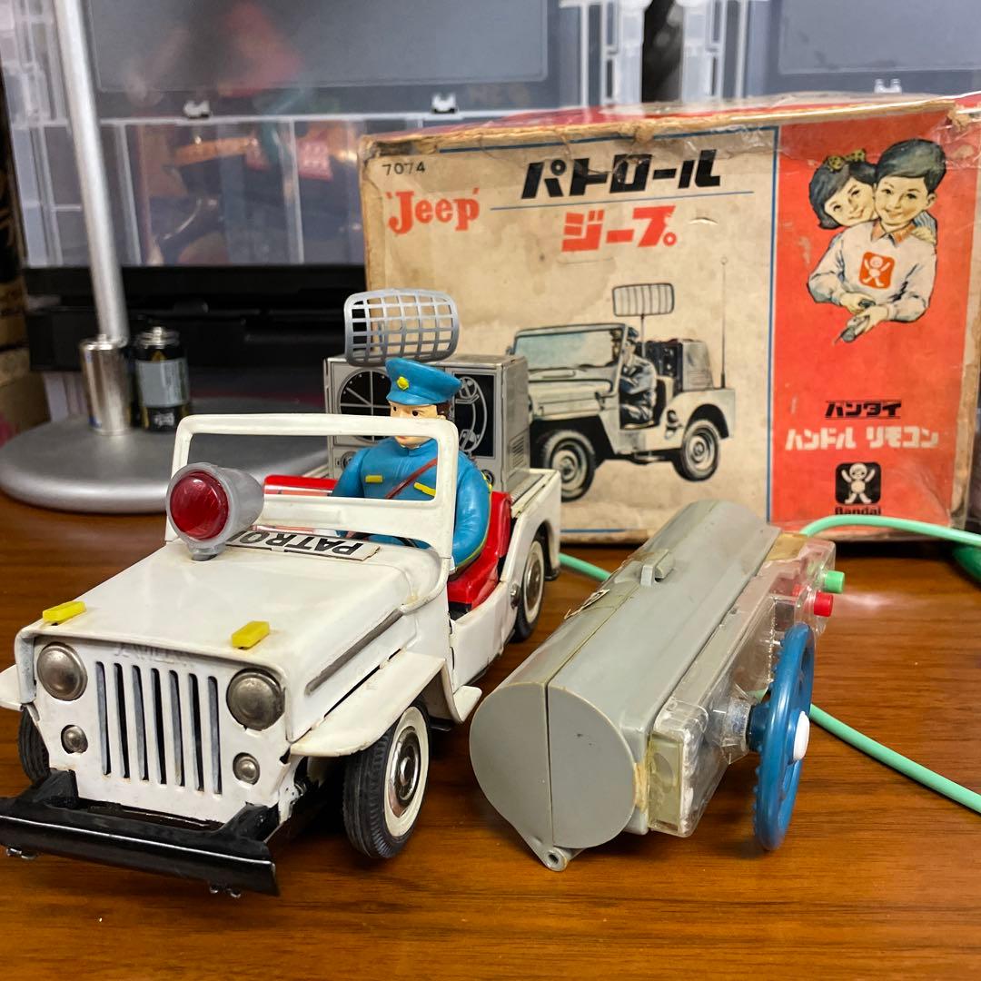 大特価！純正箱（レプリカ箱も付属）付きバンダイハンドルリモコンパトジープ