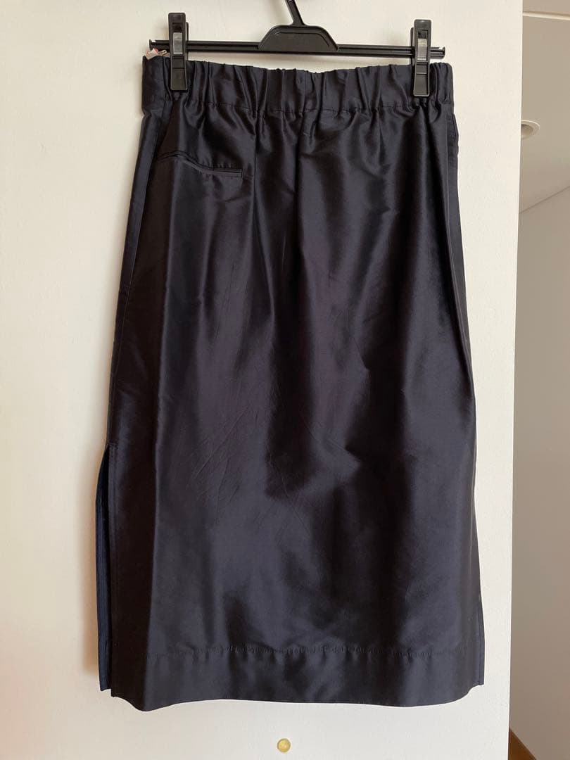 再値下/美品ドレステリアDRESSTERIORシルクストレートスカーネイビー38