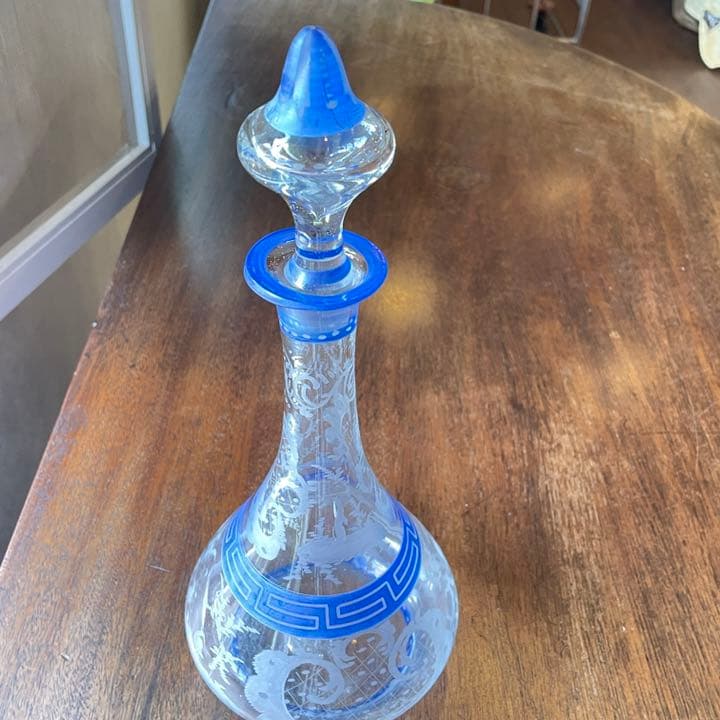 フランスアンティーク デキャンタ 青い蒔絵と鹿、鳥の柄