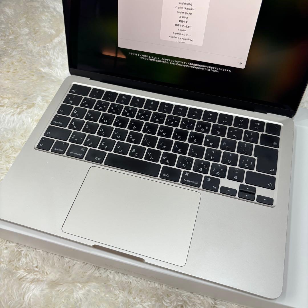 Apple MacBook Air M2 13.6インチ