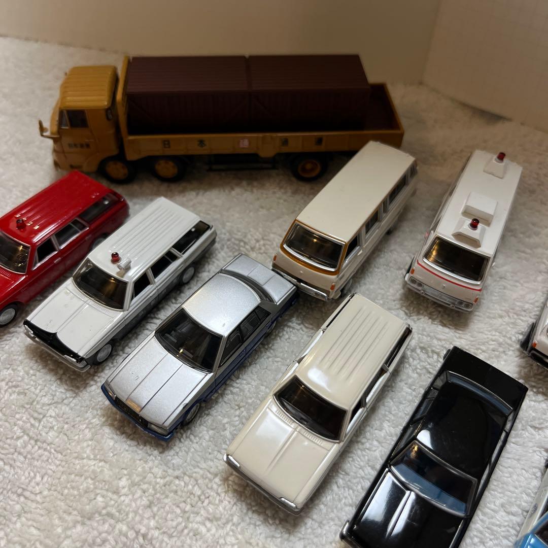 ミニカーセット 10台 パトカー・救急車・トラック等