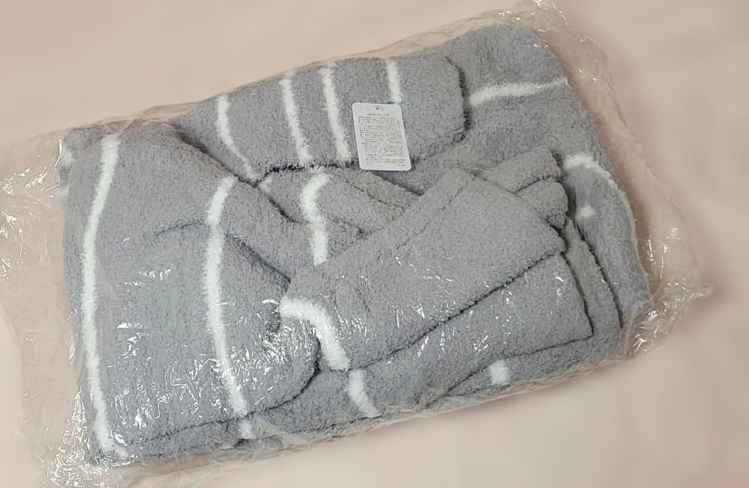 新品 未使用 ジェラートピケ ルームウェア ライトグレー 靴下付き