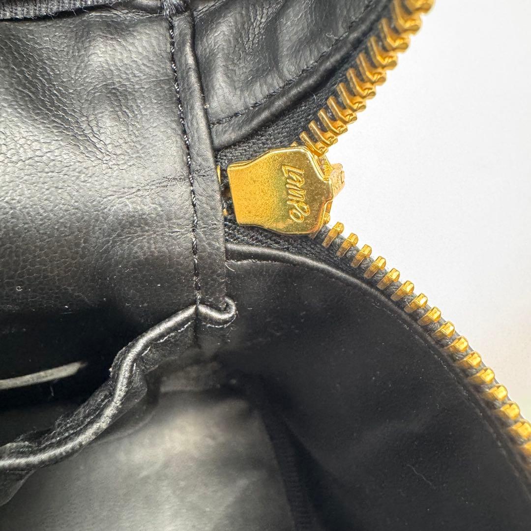 CHANEL シャネル　バニティバッグ　ブラック　エナメル　ココマーク　シール有