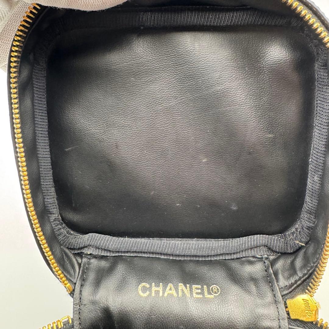 CHANEL シャネル　バニティバッグ　ブラック　エナメル　ココマーク　シール有