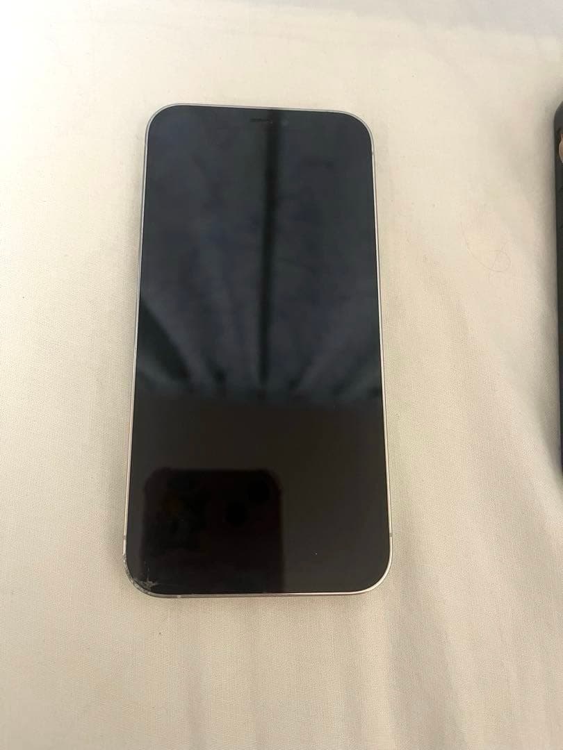 携帯電話本体 iPhone12pro 256gb