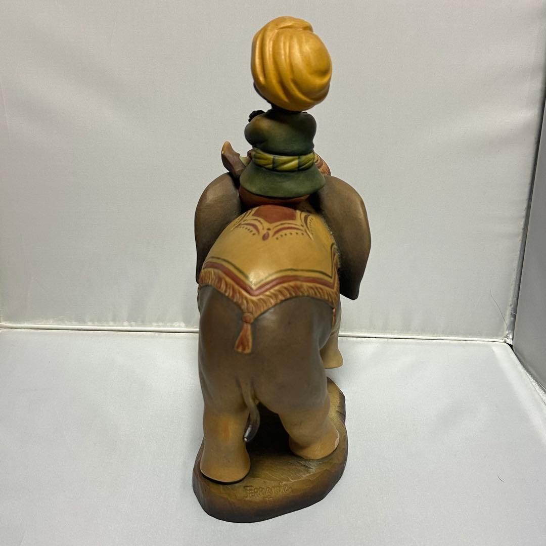 アンリ人形 ANRI 木彫彩色 “Riding the elephant”