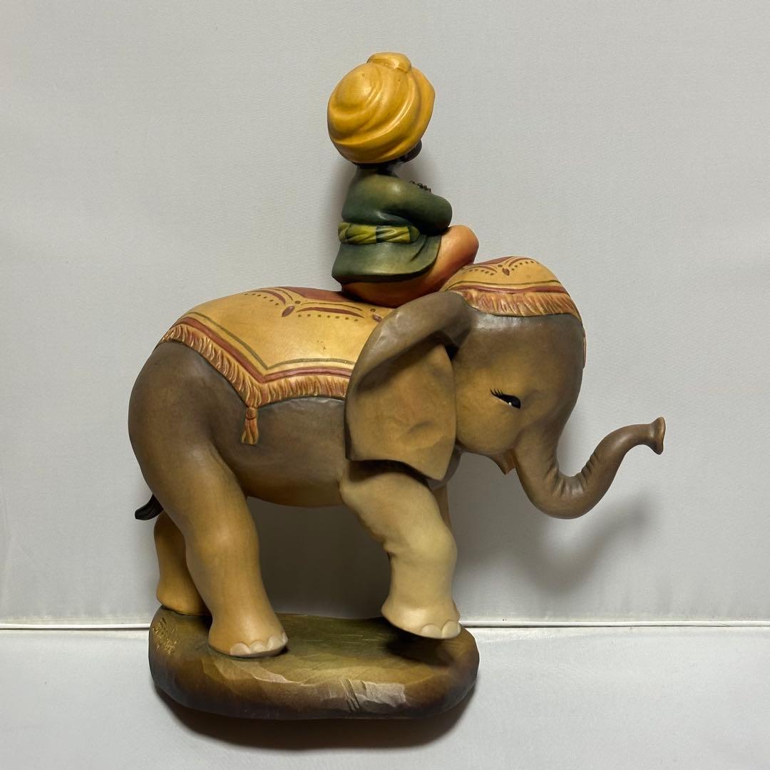 アンリ人形 ANRI 木彫彩色 “Riding the elephant”