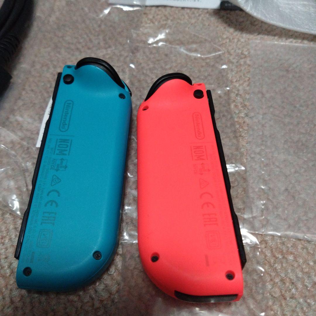ほぼ未使用に近いNintendo Switch ネオンブルー/ネオンレッド 本体