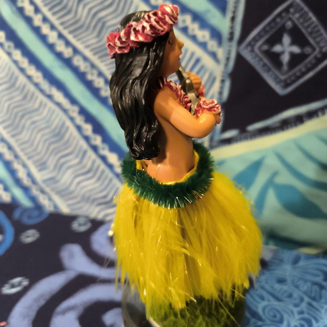 HulaDollダッシュボード用フラドール黄色w/ウクレレ