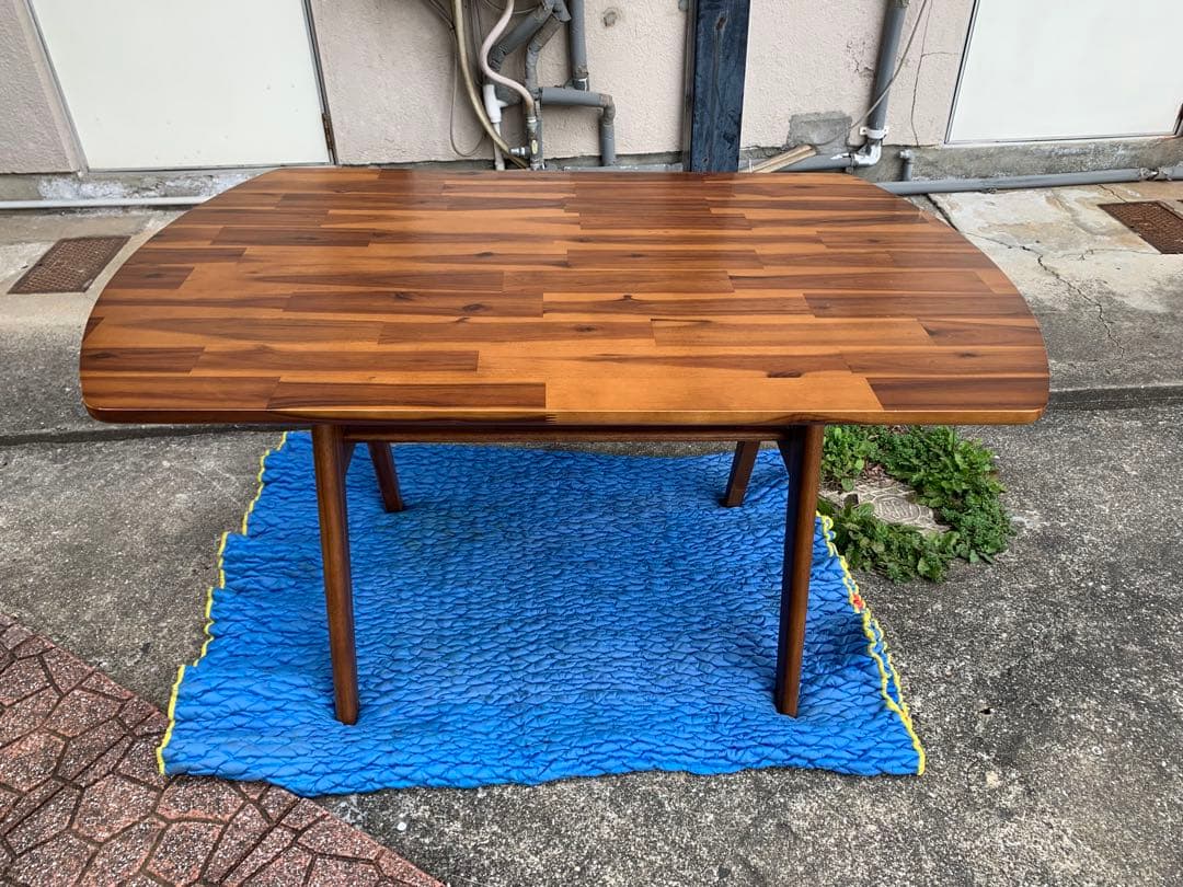 ツバメウニコ　スウェラ　ダイニングテーブル　アカシア　w1200