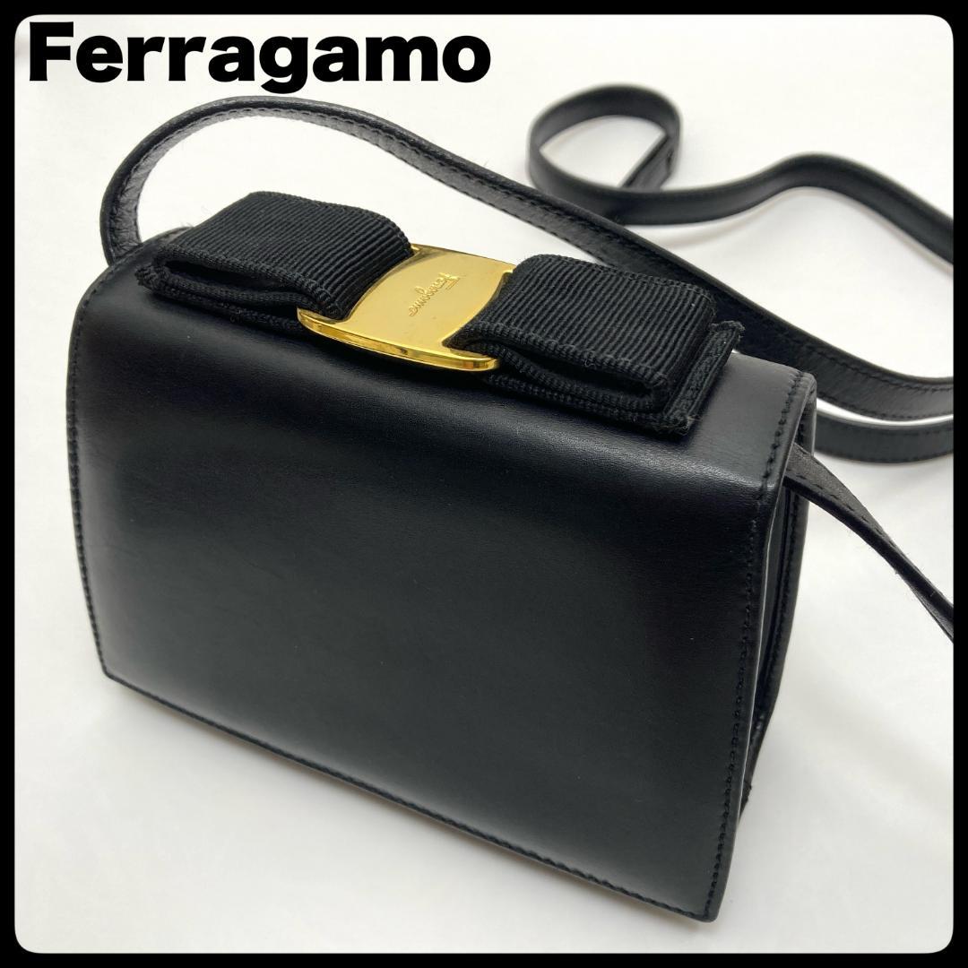 フェラガモ ヴァラリボン ミニショルダーバッグ ブラック ゴールド金具