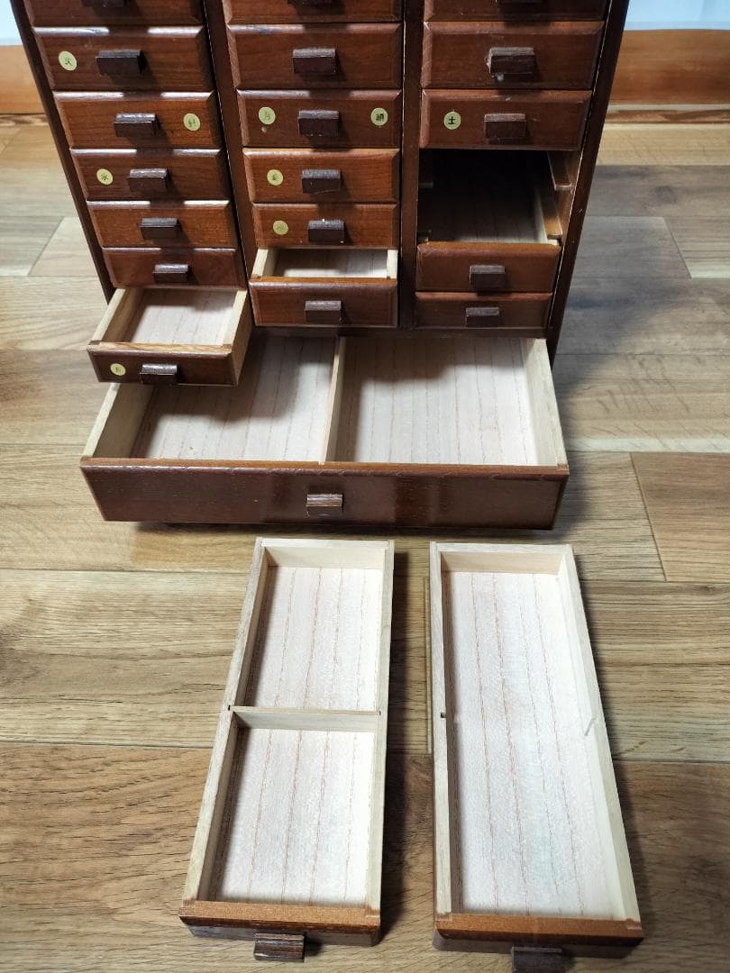 レトロ　木製引き出し式収納家具　ミニチェスト