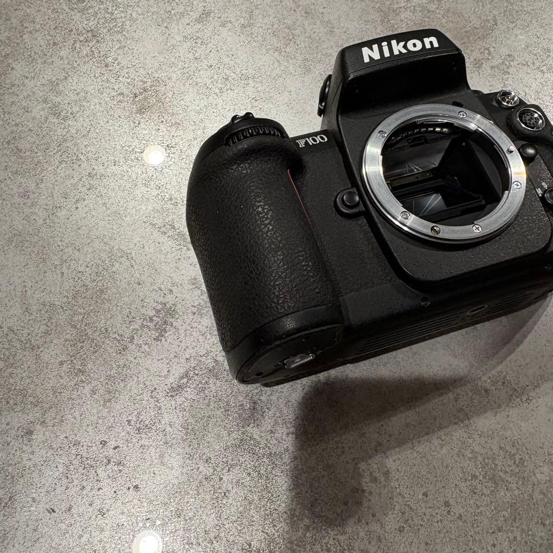 Nikon F100 フィルム一眼レフカメラ