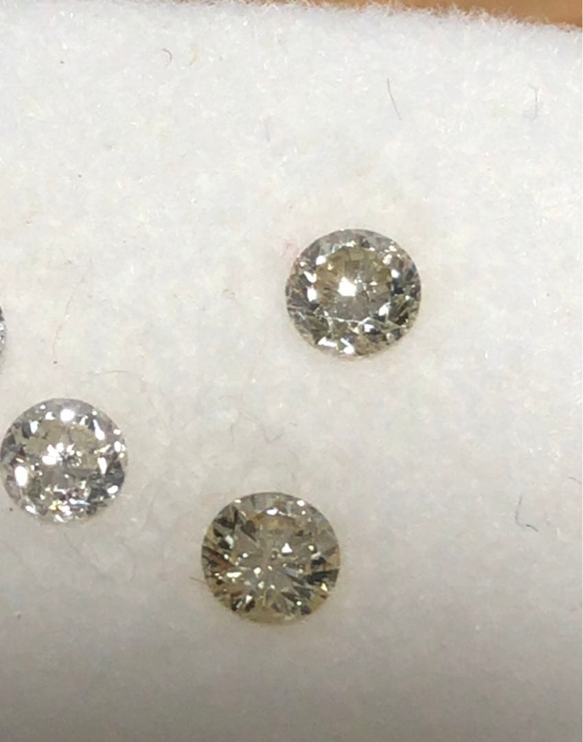 御依頼分、こちら3石セットのお値段です。