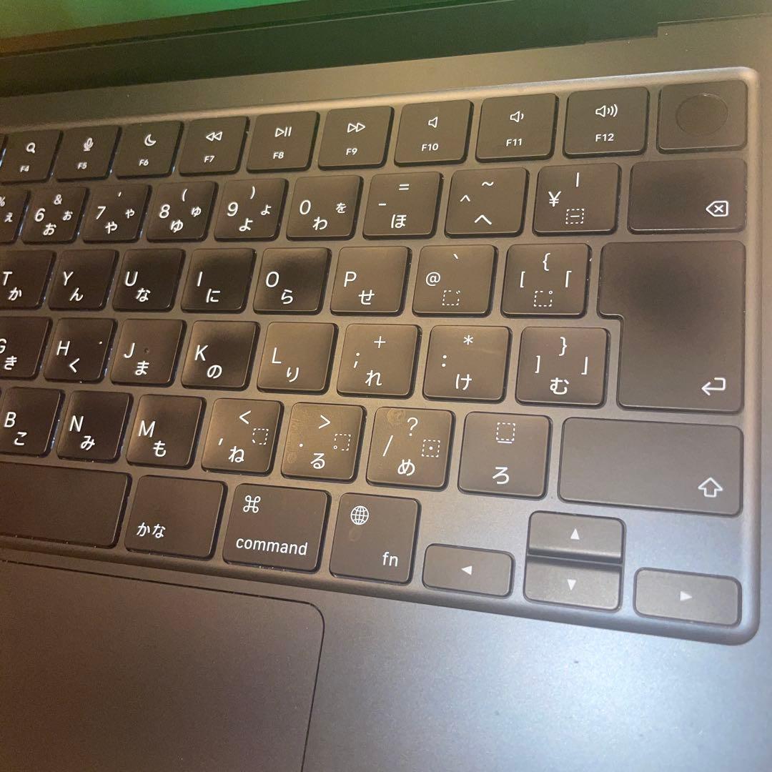 【大幅値下げ中！】MacBook AIR M2 16GB ケース・充電器付き！