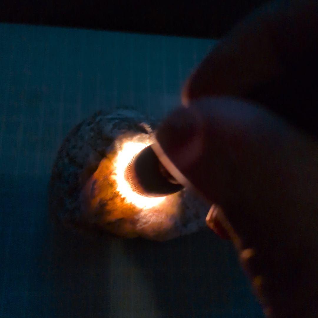 緑色と白色の石