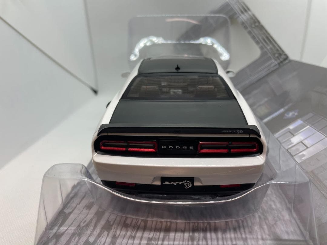 302-013 ソリド 1/18 ダッジ チャレンジャー SRT HELLCAT