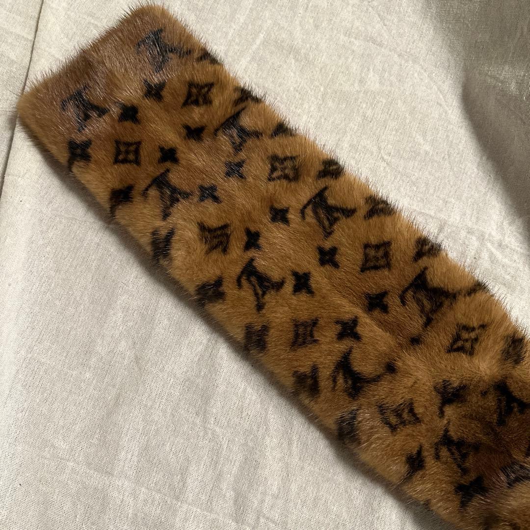 LOUIS VUITTON : ミンク100％　マフラー