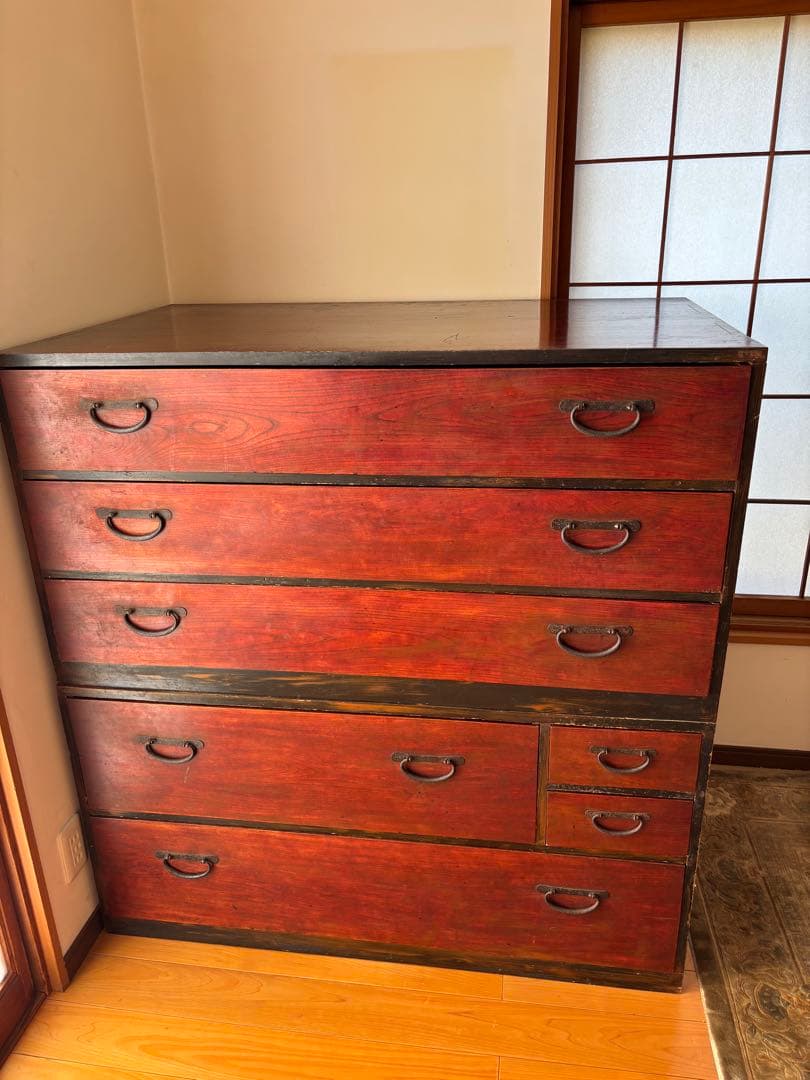 アンティーク　飴色のツヤ美しいシンプル和箪笥　たっぷり収納