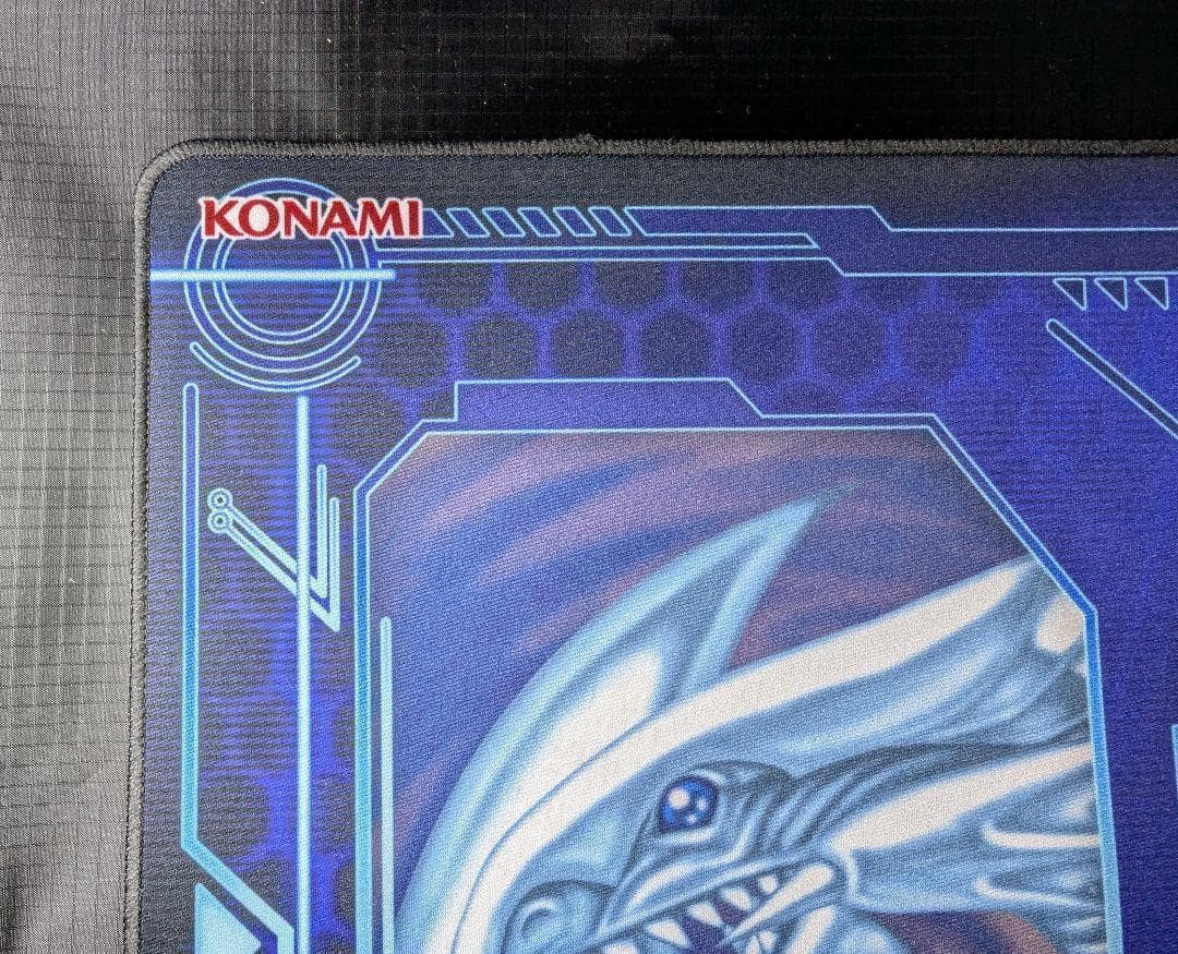 青眼の白龍 ブルーアイズ UDS MASTER DUEL プレイマット 遊戯王