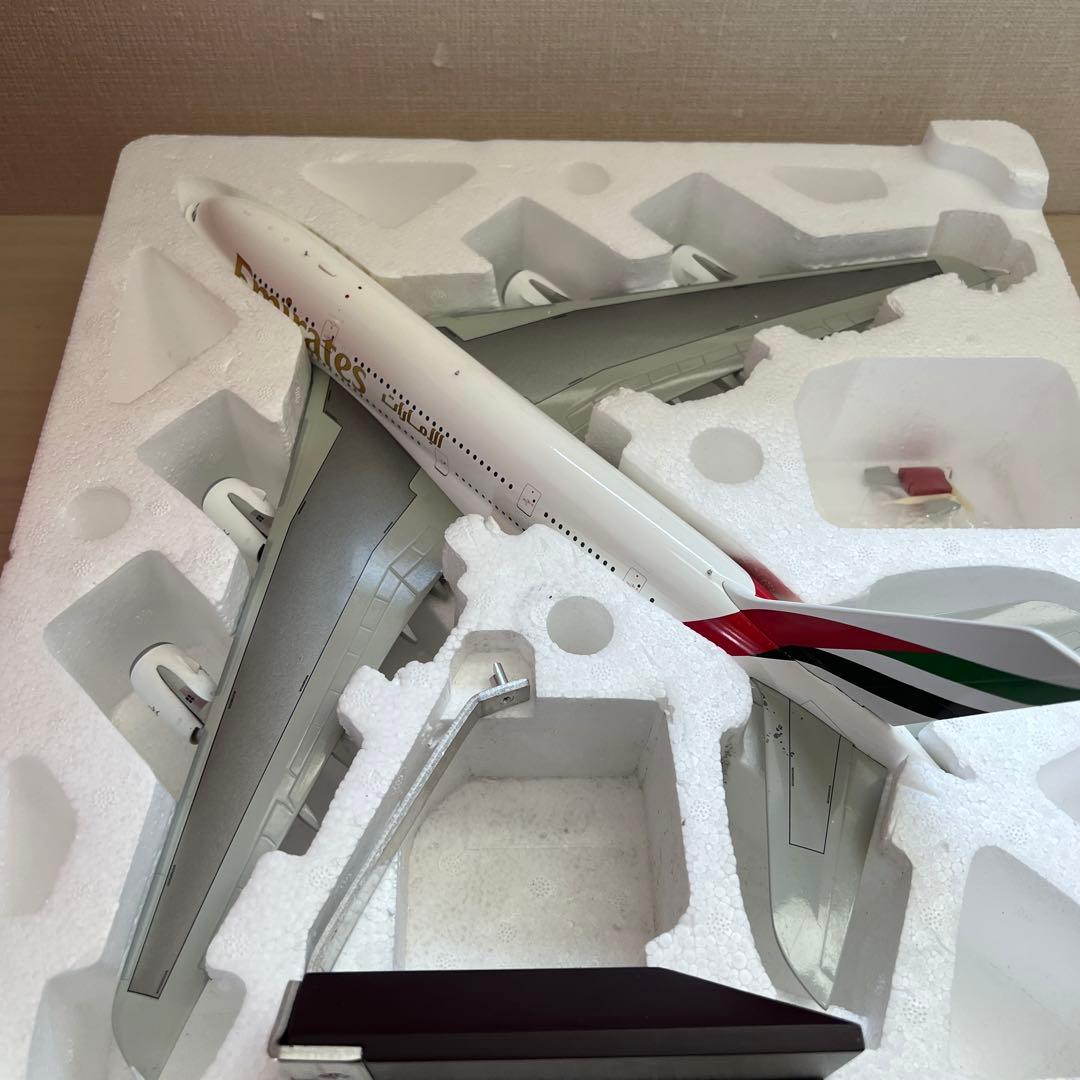 エミレーツ　A380 1/200 used