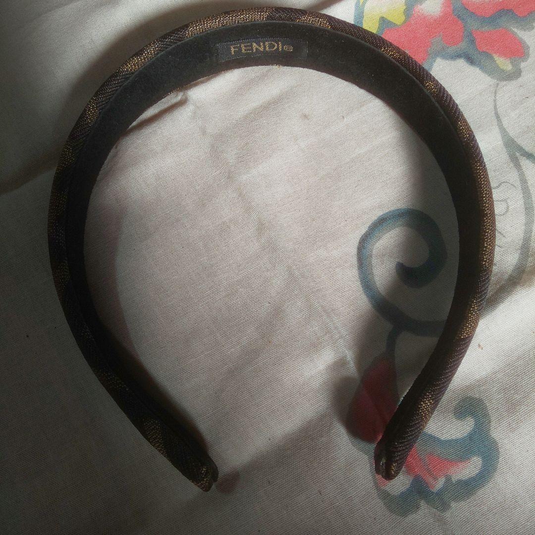カフェラテミルク多め　美品 フェンディ カチューシャ