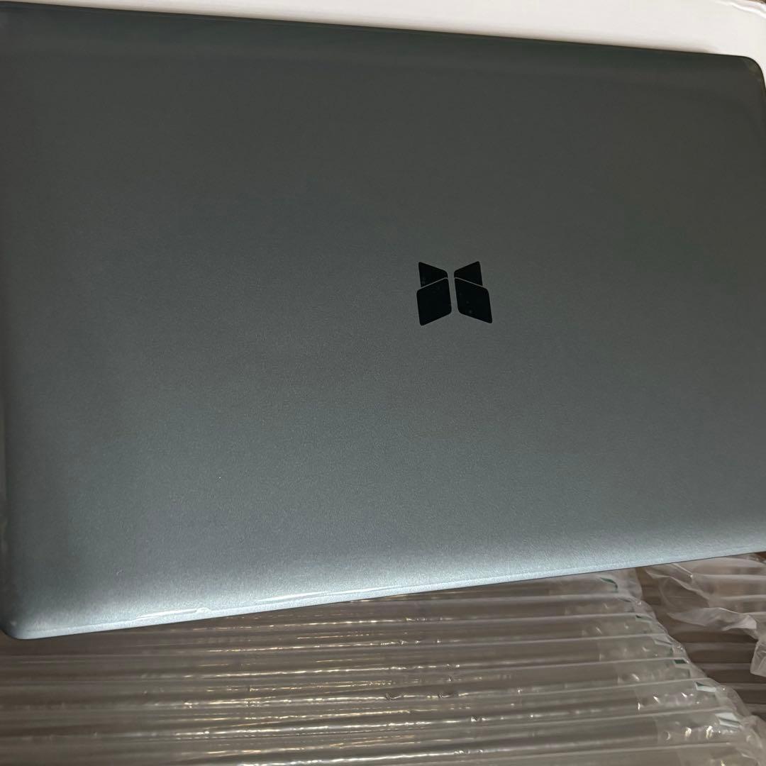 ほぼ未使用ノートパソコン　14.1インチ　グレー