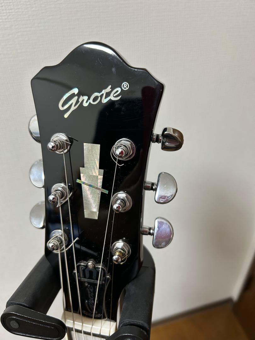 GROTE セミアコ(フルアコ)?＋新品ダダリオ弦１セット付