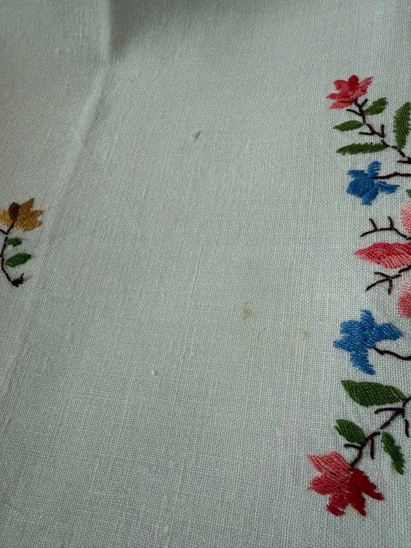 フランスアンティークஐ⋆*花柄刺繍のリネンクロス